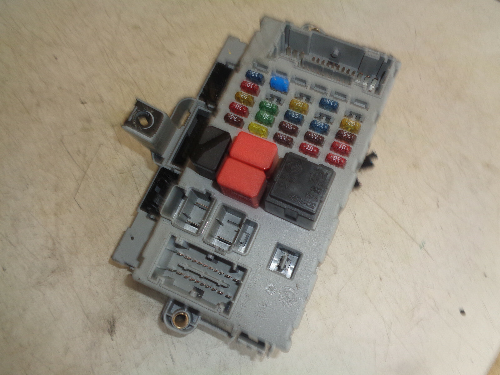 FIAT PUNTO MK2 2003 1.2 PETROL DELPHI FUSE BOX 51735170