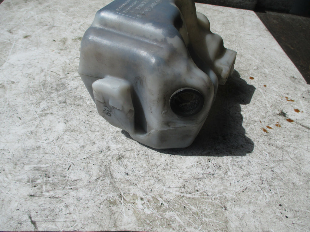 RENAULT SCENIC MK2 2008 WINDSCREEN WATER WASHER BOTTLE TANK RESERVOIR    NO NECK