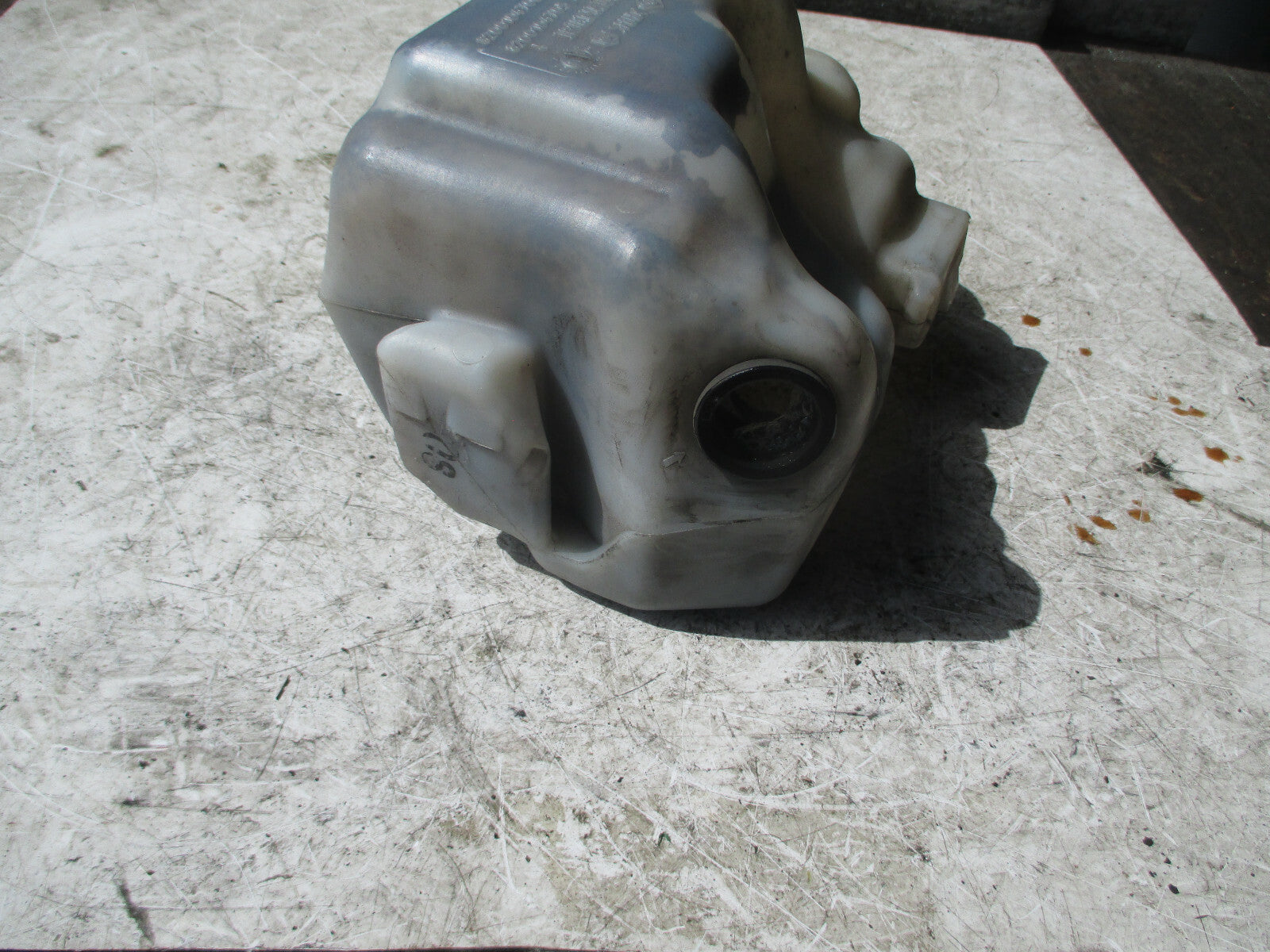 RENAULT SCENIC MK2 2008 WINDSCREEN WATER WASHER BOTTLE TANK RESERVOIR    NO NECK