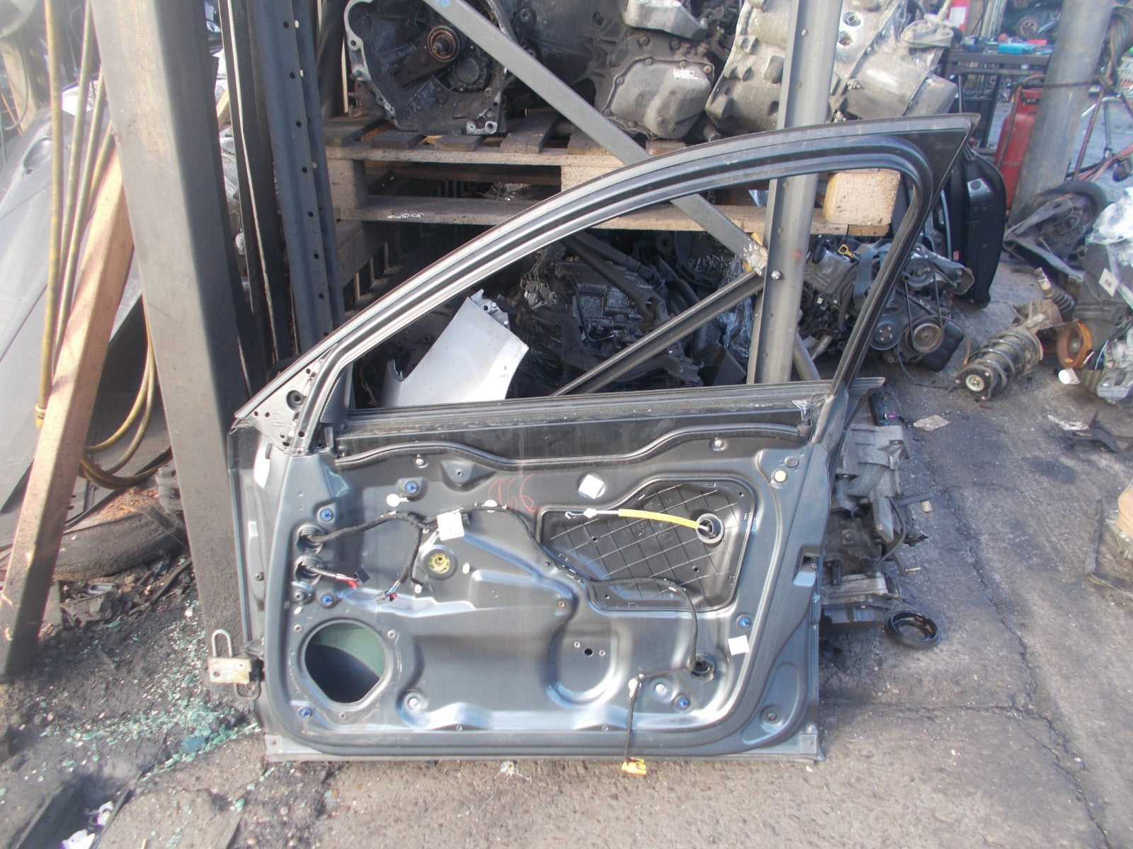 AUDI A3 8PA (MK2) SPORTBACK 2005-2008 OSF DRIVER SIDE FRONT DOOR GREY