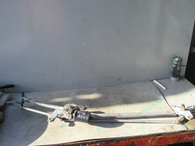 2011 MERCEDES-BENZ VITO W639 FRONT WIPER MOTOR & LINKAGE A6398200140