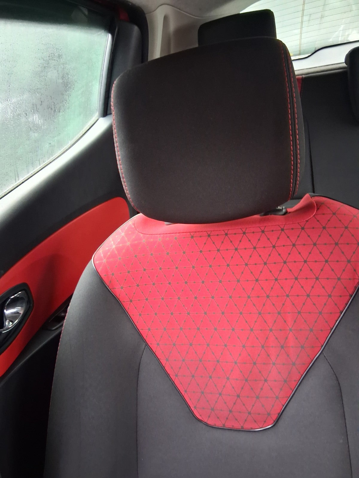 2013 RENAULT CLIO X98 MK4 OSF DRIVER SIDE FRONT RIGHT COMPLETE FABRIC SEAT