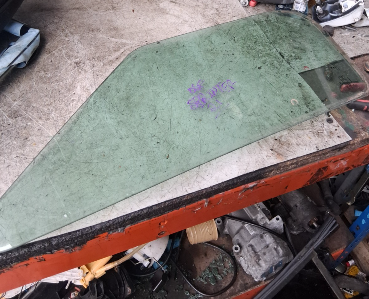 MERCEDES SPRINTER 2021 OSF DRIVER SIDE DOOR WINDOW GLASS 43R00390