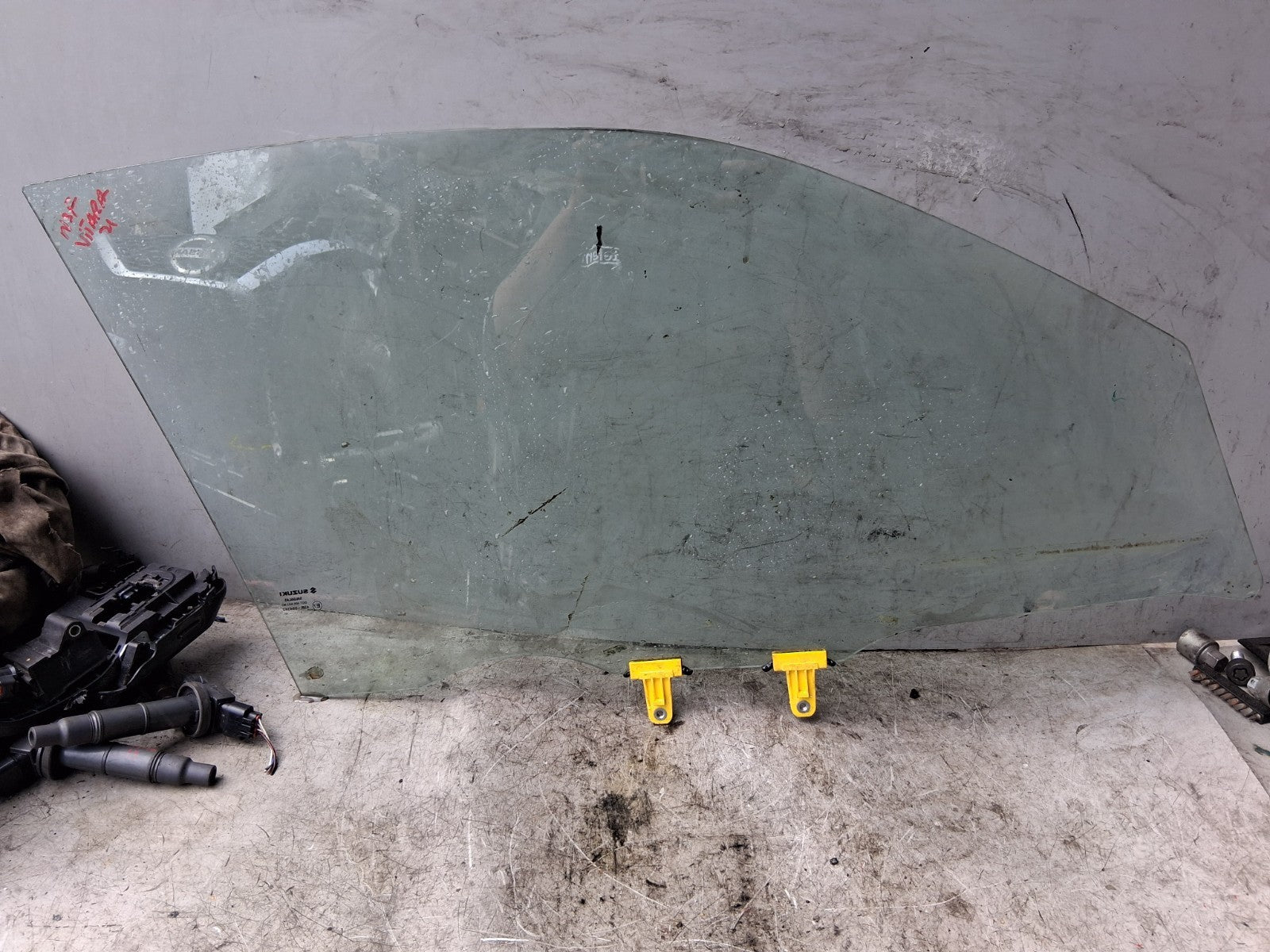 2022 SUZUKI VITARA MK4 NSF PASSENGER SIDE FRONT LEFT WINDOW GLASS