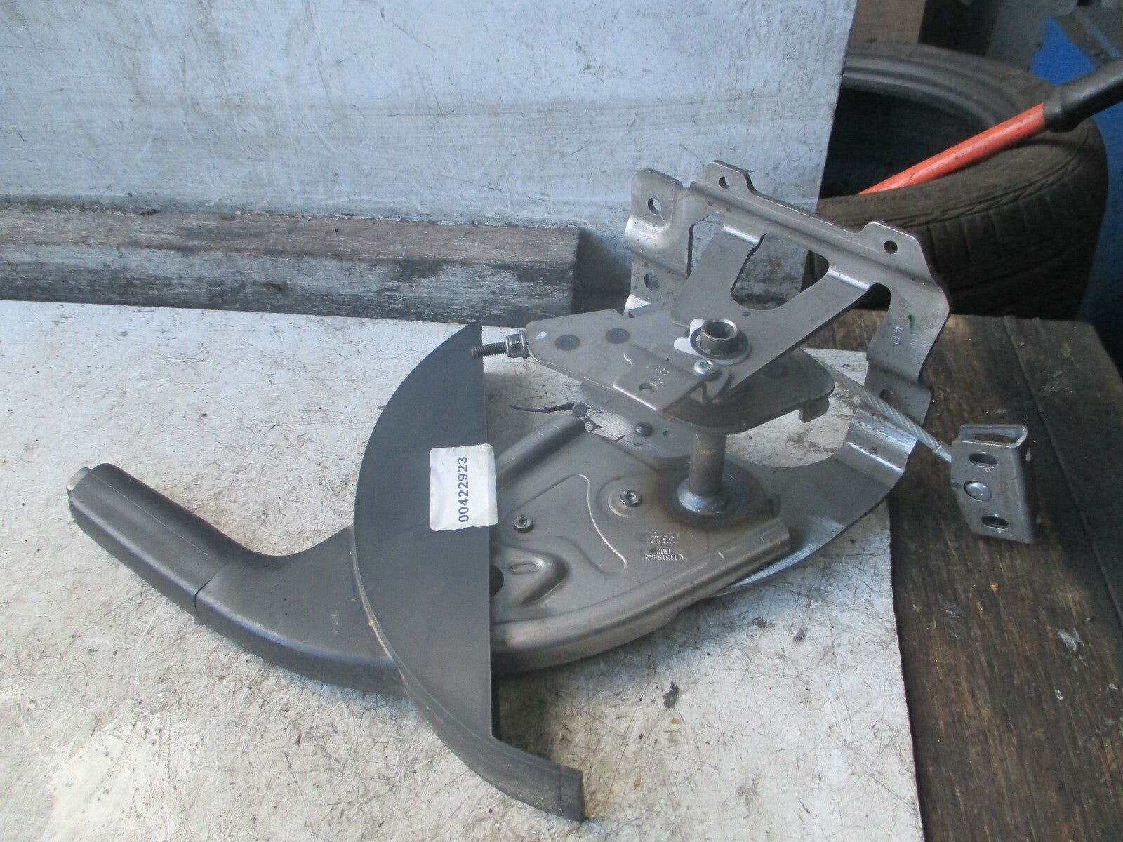 NISSAN QASHQAI 2012 J10 MANUAL PARKING HANDBRAKE LEVER MECHANISM