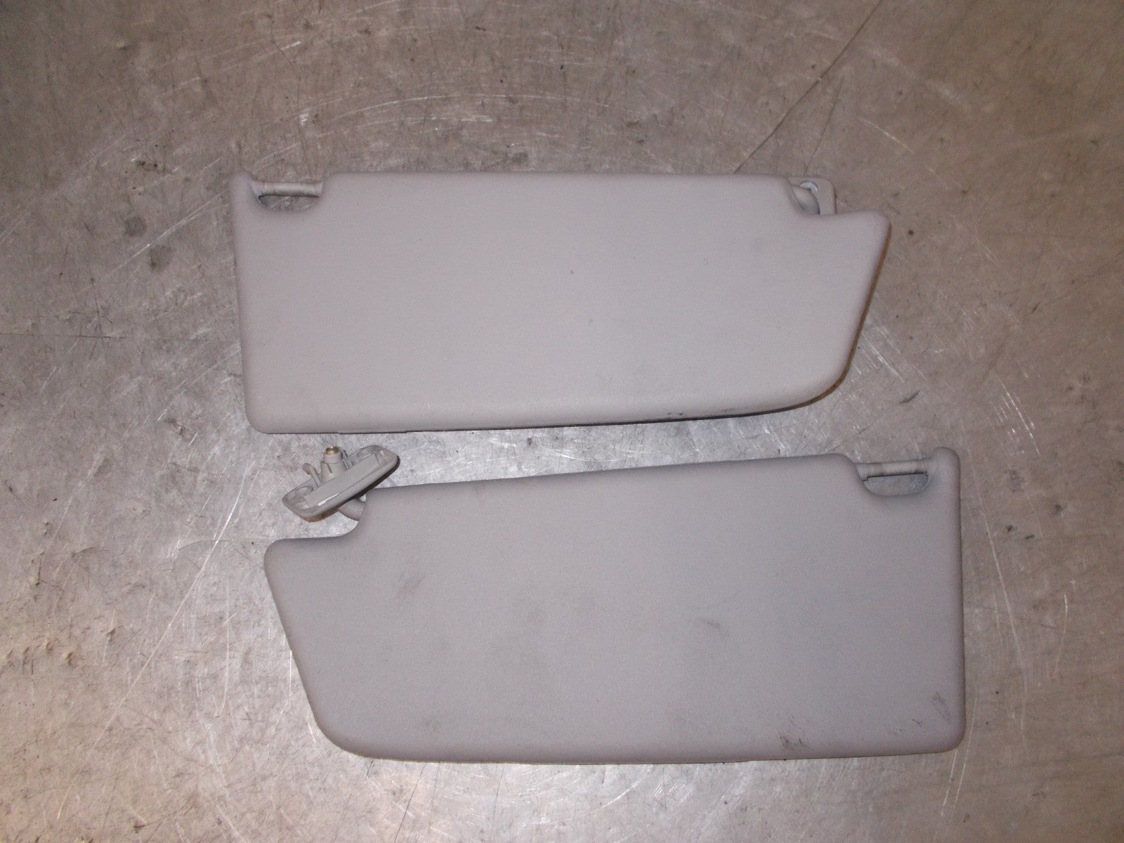 VAUXHALL ASTRA 2006 MK5 OS NS DRIVER & PASSENGER SIDE SUN VISORS 13113044