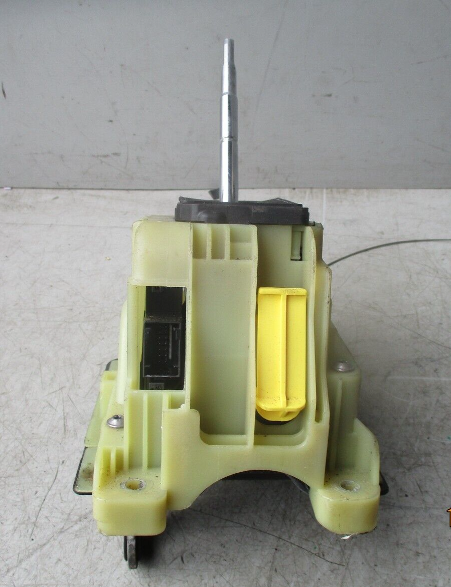 MERCEDES BENZ W204 C CLASS AUTOMATIC GEAR SELECTOR 204267008