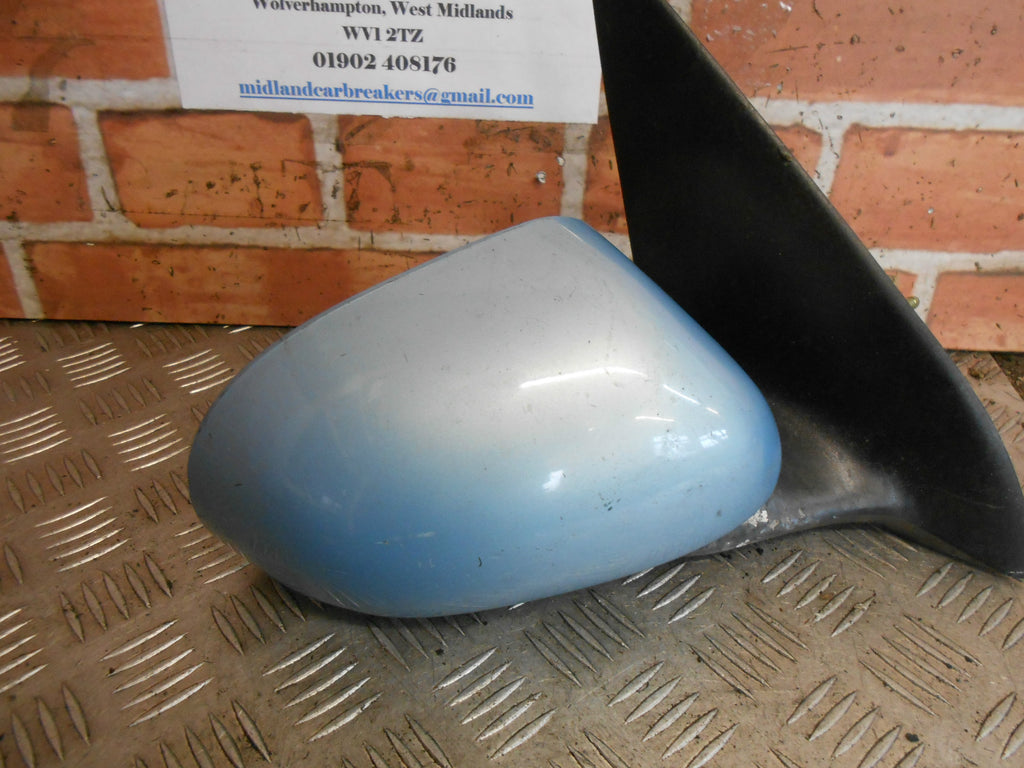 FIAT BRAVO 2001 OS DRIVER SIDE MANUAL DOOR WING MIRROR ASSEMBLY LIGHT BLUE
