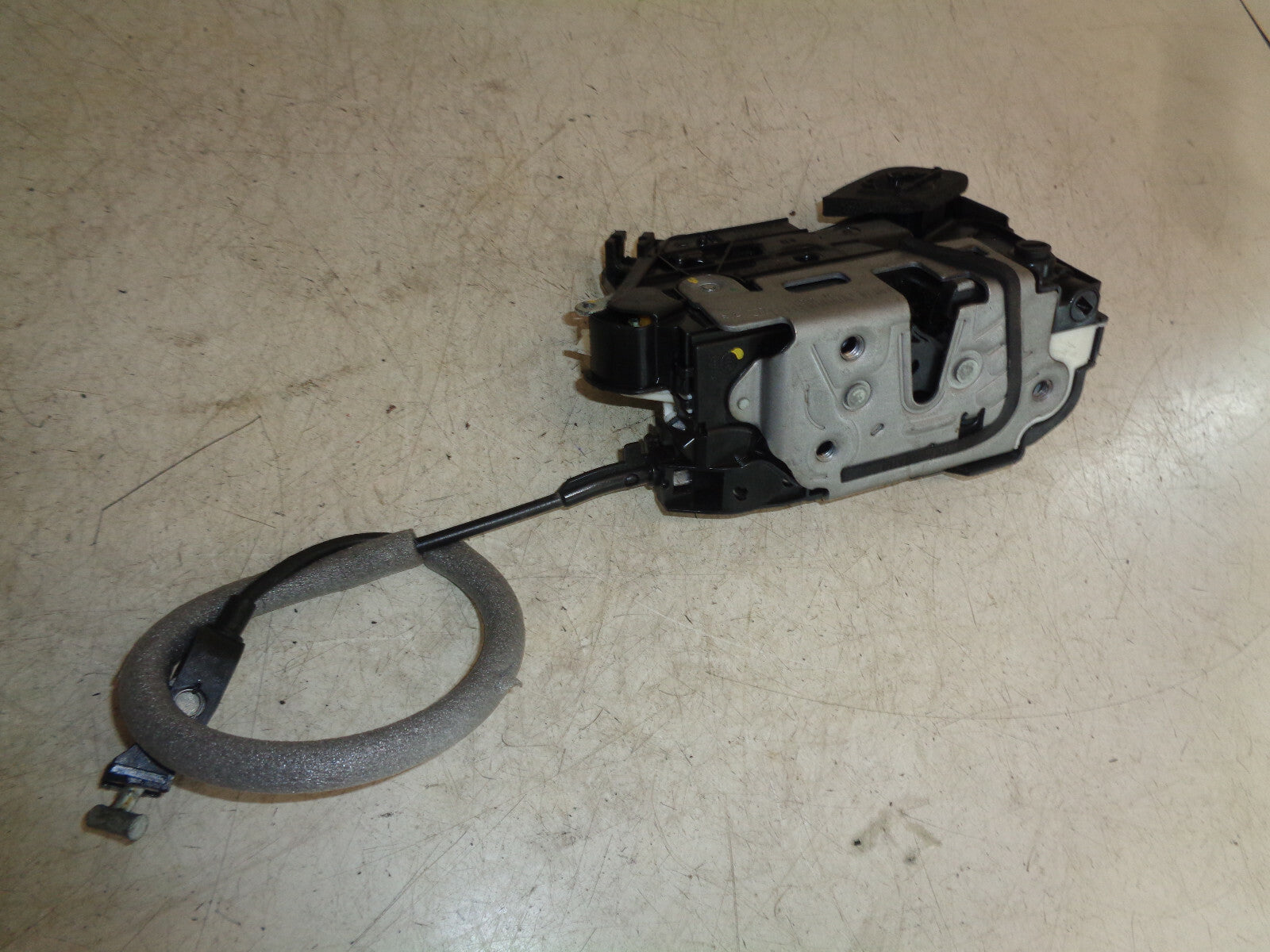 VW VOLKSWAGEN POLO 2017 OSR DRIVER SIDE REAR DOOR LOCK MECHNAISM 6R4839016E