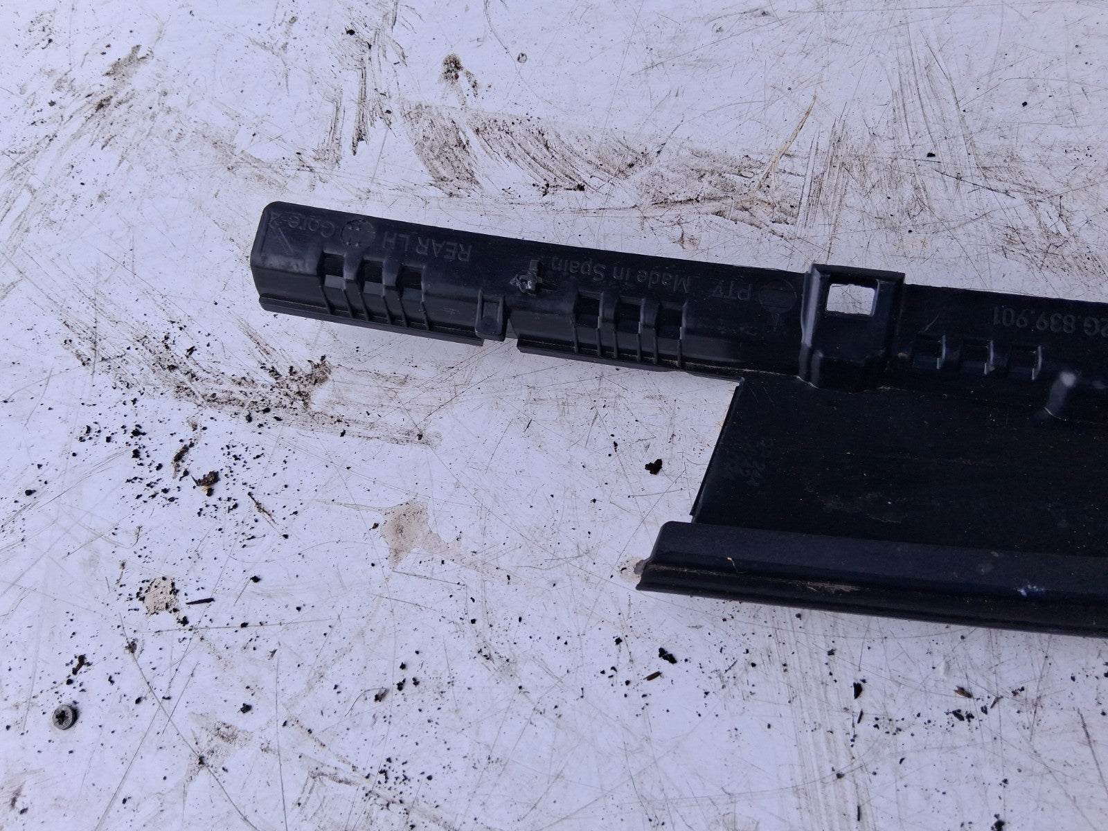 2024 AUDI A1 S LINE MK2 NSF PASSENGER SIDE FRONT BLACK GLOSS MOULDING 82G839901