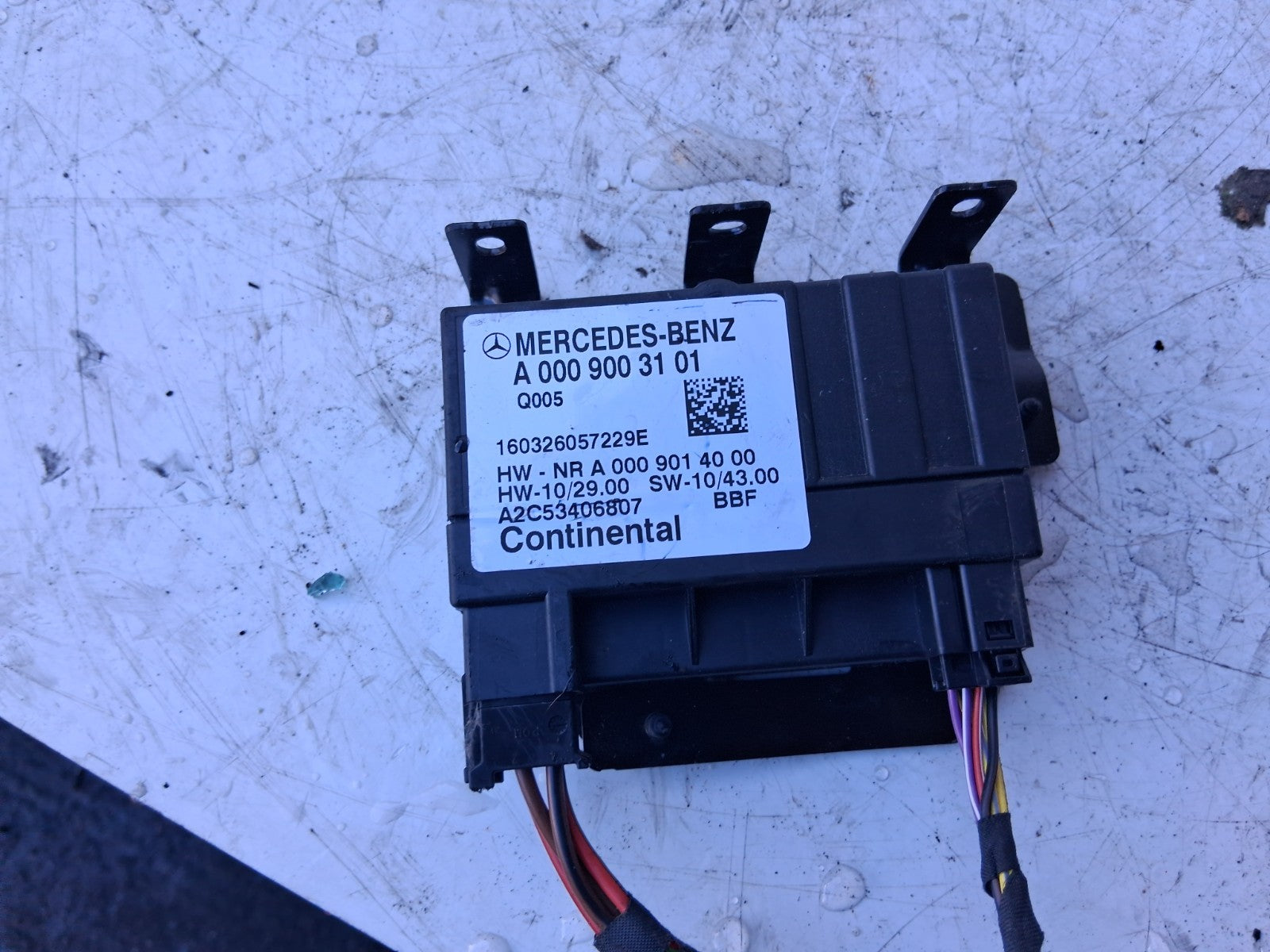 2015 MERCEDES C CLASS W204 FUEL PUMP CONTROL MODULE A0009003101