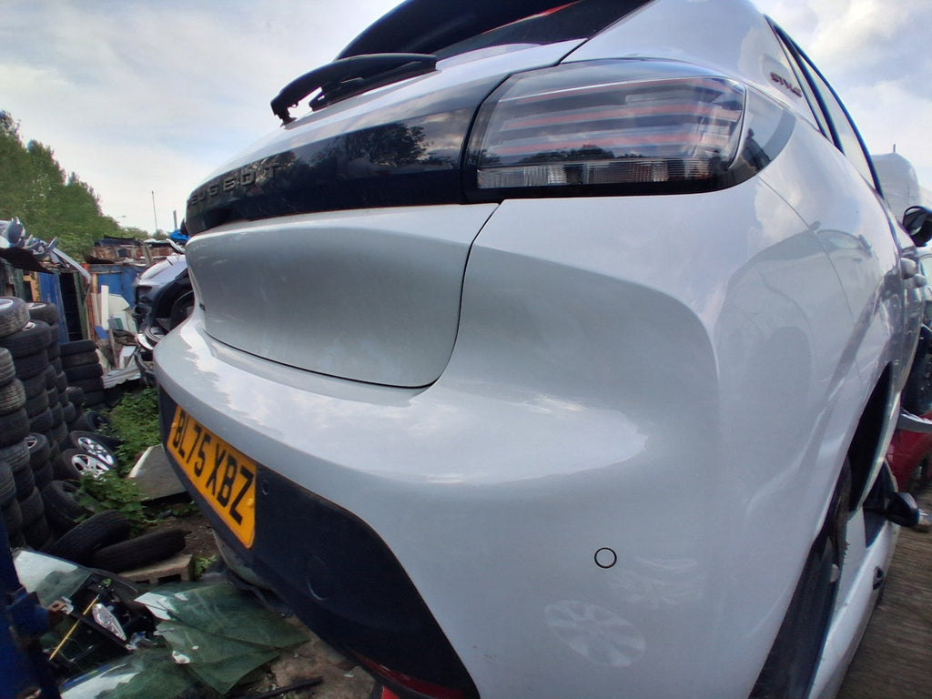 2025 PEUGEOT 208 MK2 FACELIFT REAR COMPLETE BUMPER PDC SENSORS WHITE OKENITE ESU