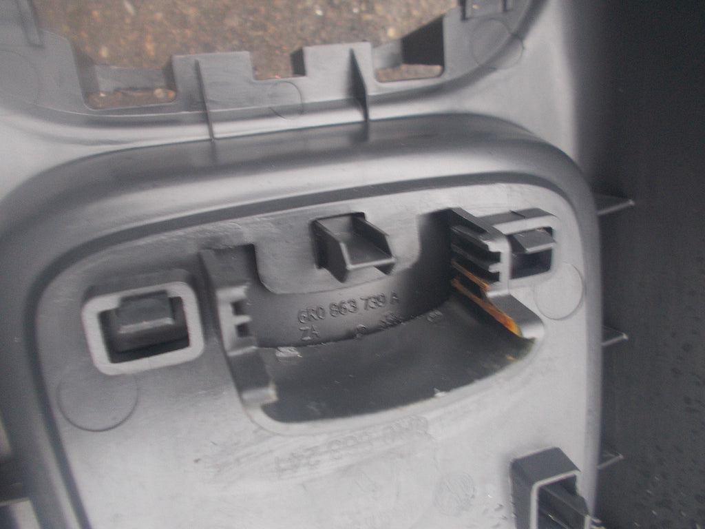 VW VOLKSWAGEN POLO 6R MK5 CENTRE CONSOLE & HANDBRAKE SURROUND TRIM 6R0863241