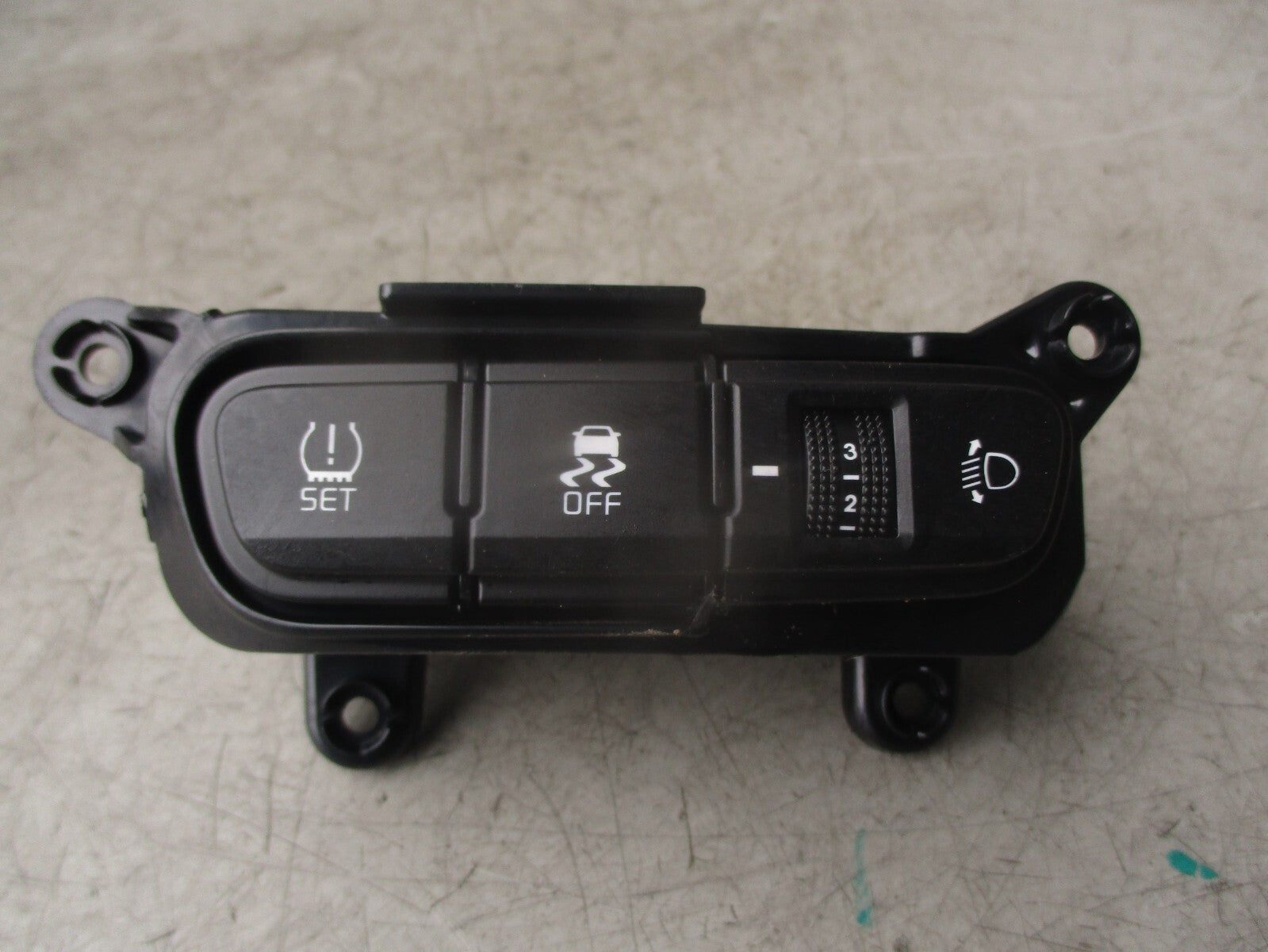 2021 KIA PICANTO MK3 JA TYRE TRACTION CONTROL & HEADLIGHT SWITCH 84759G6900