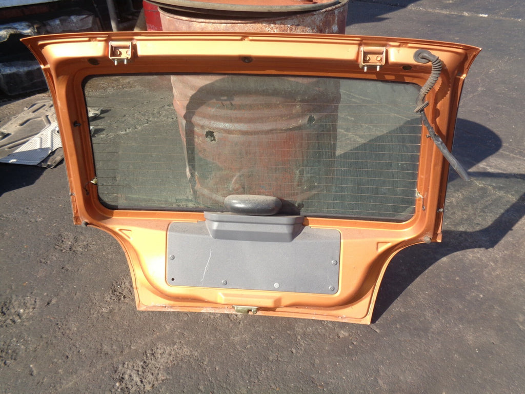 DEAWOO MATIZ 2003 ORANGE REAR TAILGATE COMPLETE  DAMAGED
