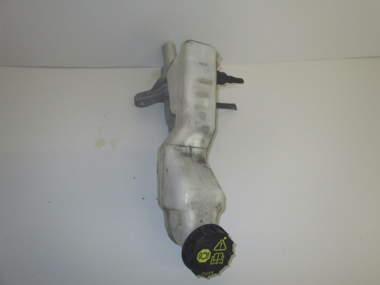 FORD FIESTA MK6 1.6 TCDI BRAKE MASTER CYLINDER TANK RESERVOIR 0204054028