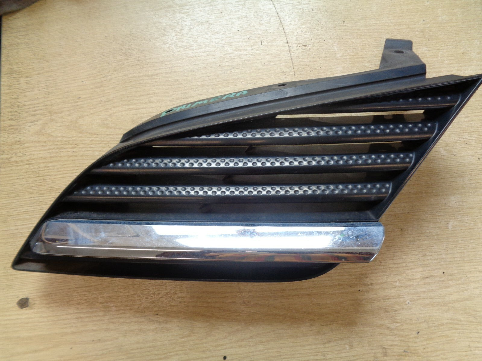 NISSAN PRIMERA P12 2004 FRONT BUMPER GRILL LEFT SIDE 62330 AU300
