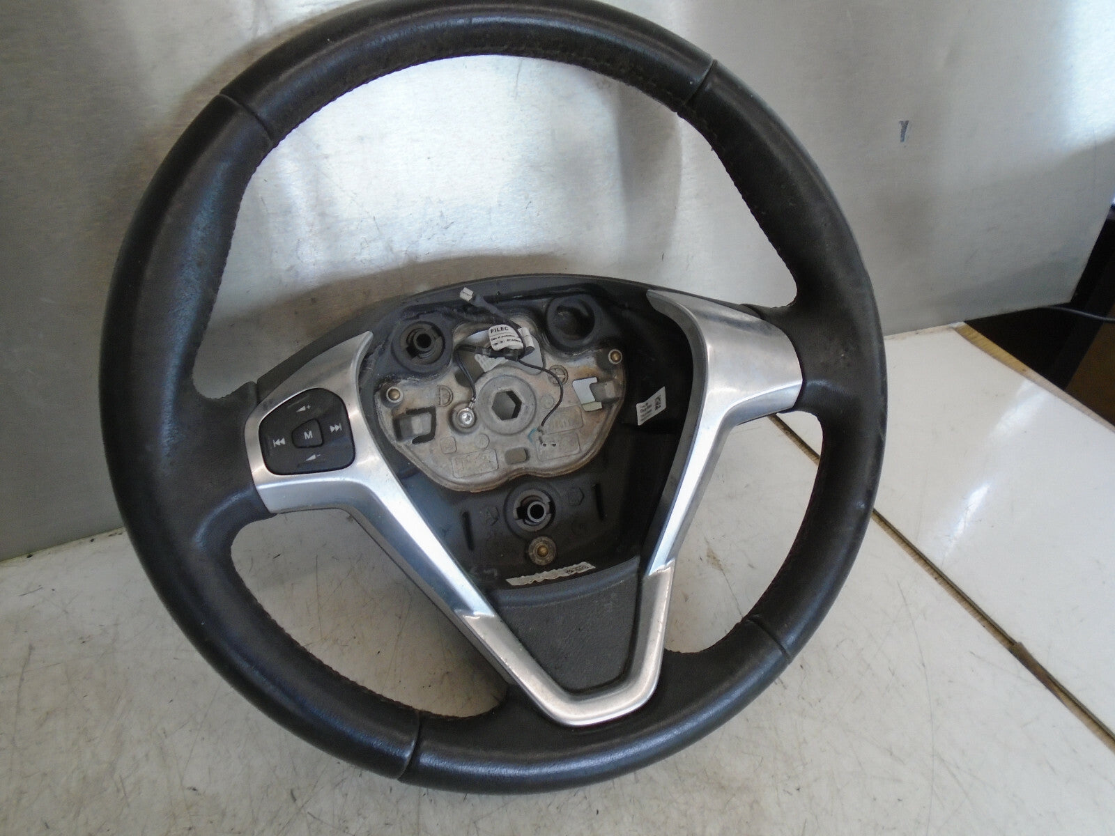 FORD FIESTA MK7 2014 3 SPOKE MULTIFUNCTION STEERING WHEEL C1BB3600BA3ZHE