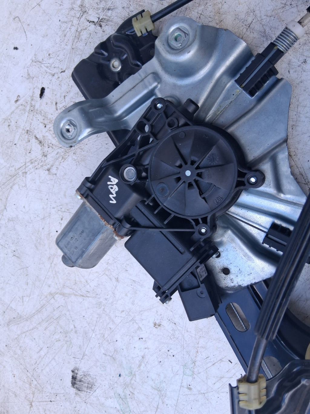 2018 ZAFIRA C OSF DRIVER SIDE FRONT RIGHT WINDOW MOTOR REGULATOR 915368104