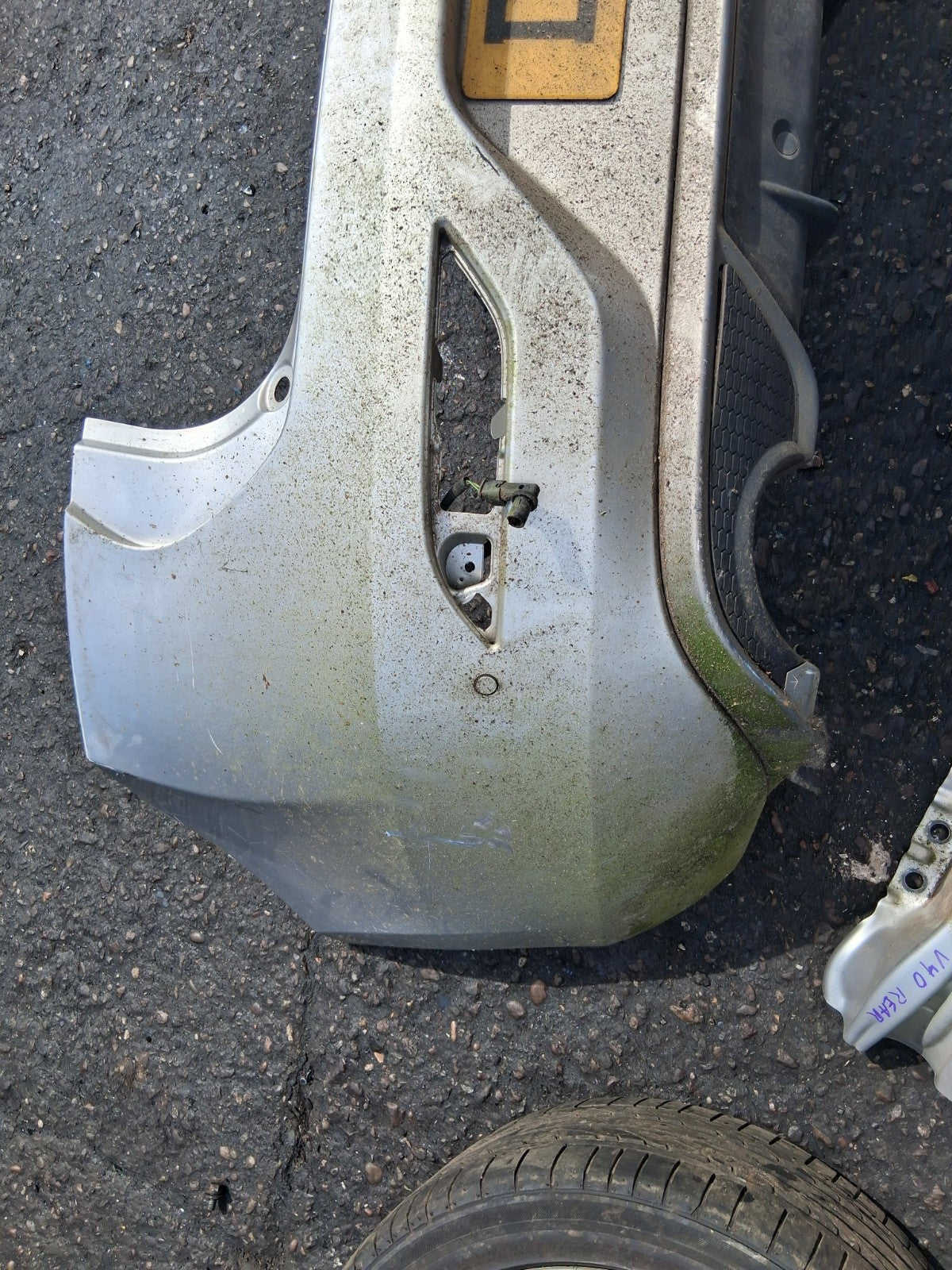 2015 VOLVO V40 D3 COMPLETE REAR BUMPER WITH PDC SENSOR SILVER