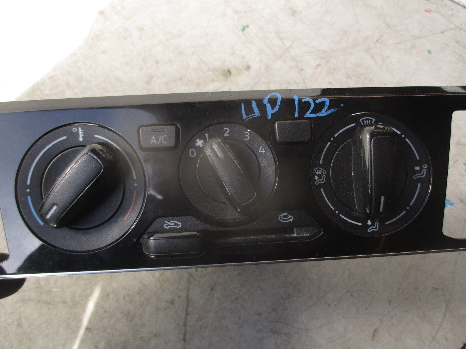 2022 VOLKSWAGEN UP AC AIR CON HEATER CLIMATE CONTROL SWITCH PANEL 1S0820045AD