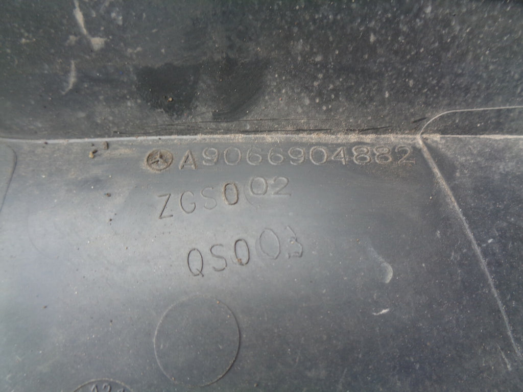 MERCEDES BENZ SPRINTER W906 RIGHT SIDE WING MOULDING TRIM A9066904882