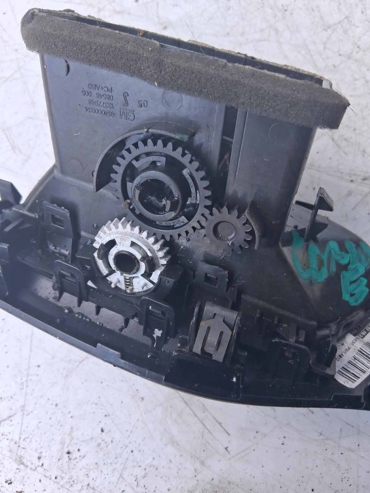 2018 VAUXHALL CORSA E DASHBOARD CENTRE AIR VENT 464000934