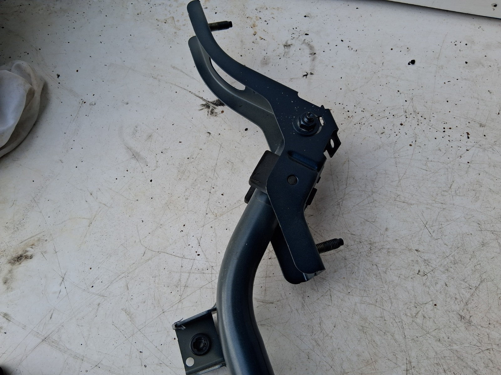 2021 MERCEDES A CLASS V177 SALOON OSR DRIVER SIDE REAR RIGHT BOOT TAILGATE HINGE
