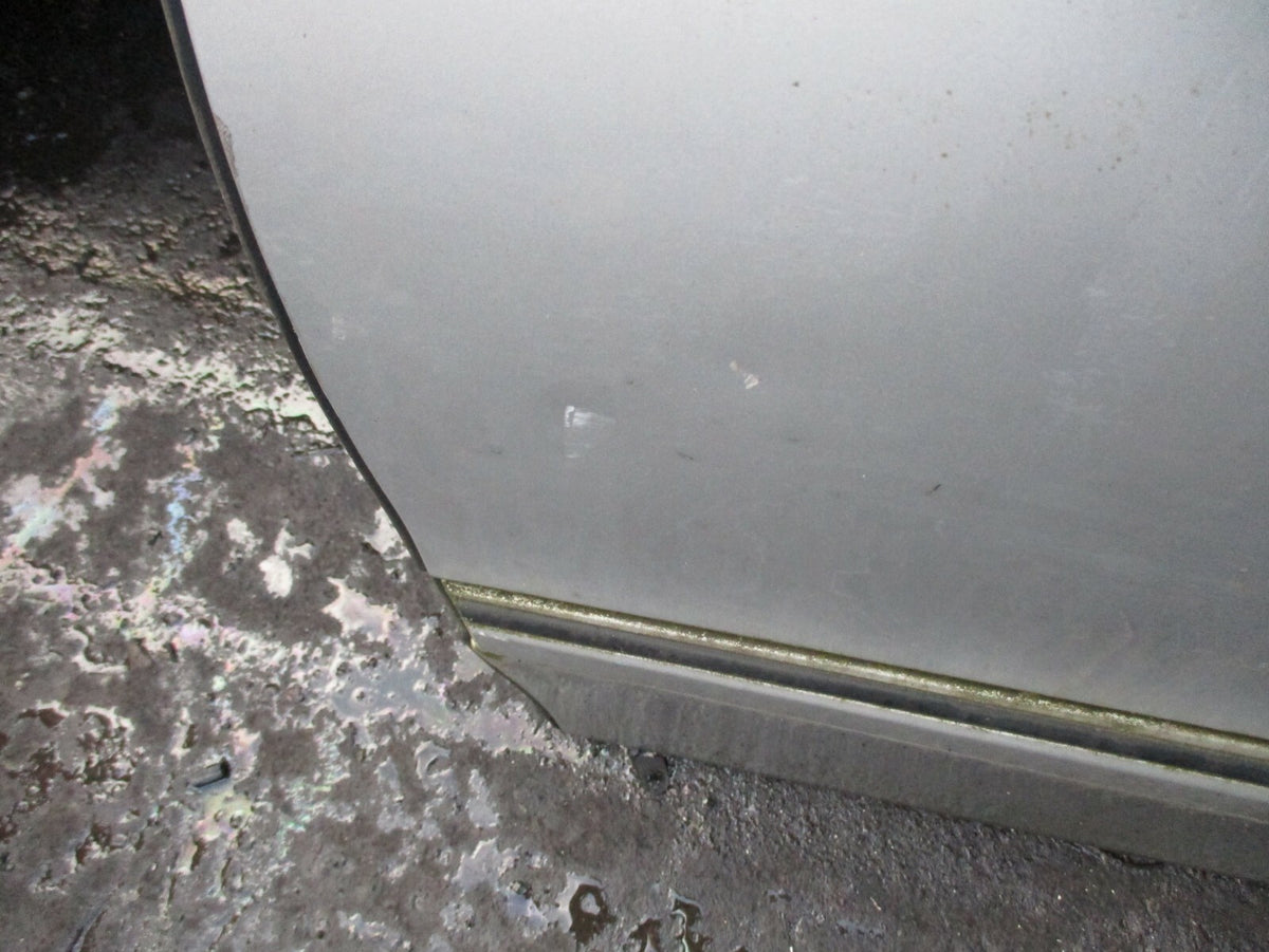 MERCEDES CLK C209 COUPE COMPLETE NS LEFT NEAR PASSENGER SIDE DOOR SILVER
