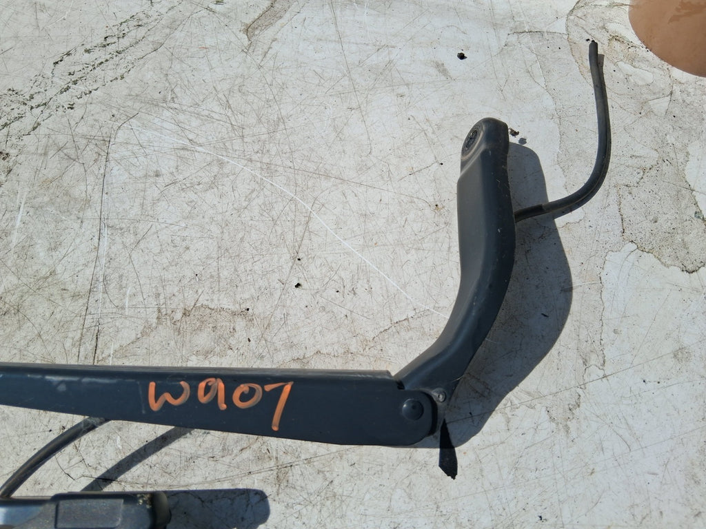 2021 MERCEDES BENZ SPRINTER W907 FRONT WIPER ARM AND BLADES