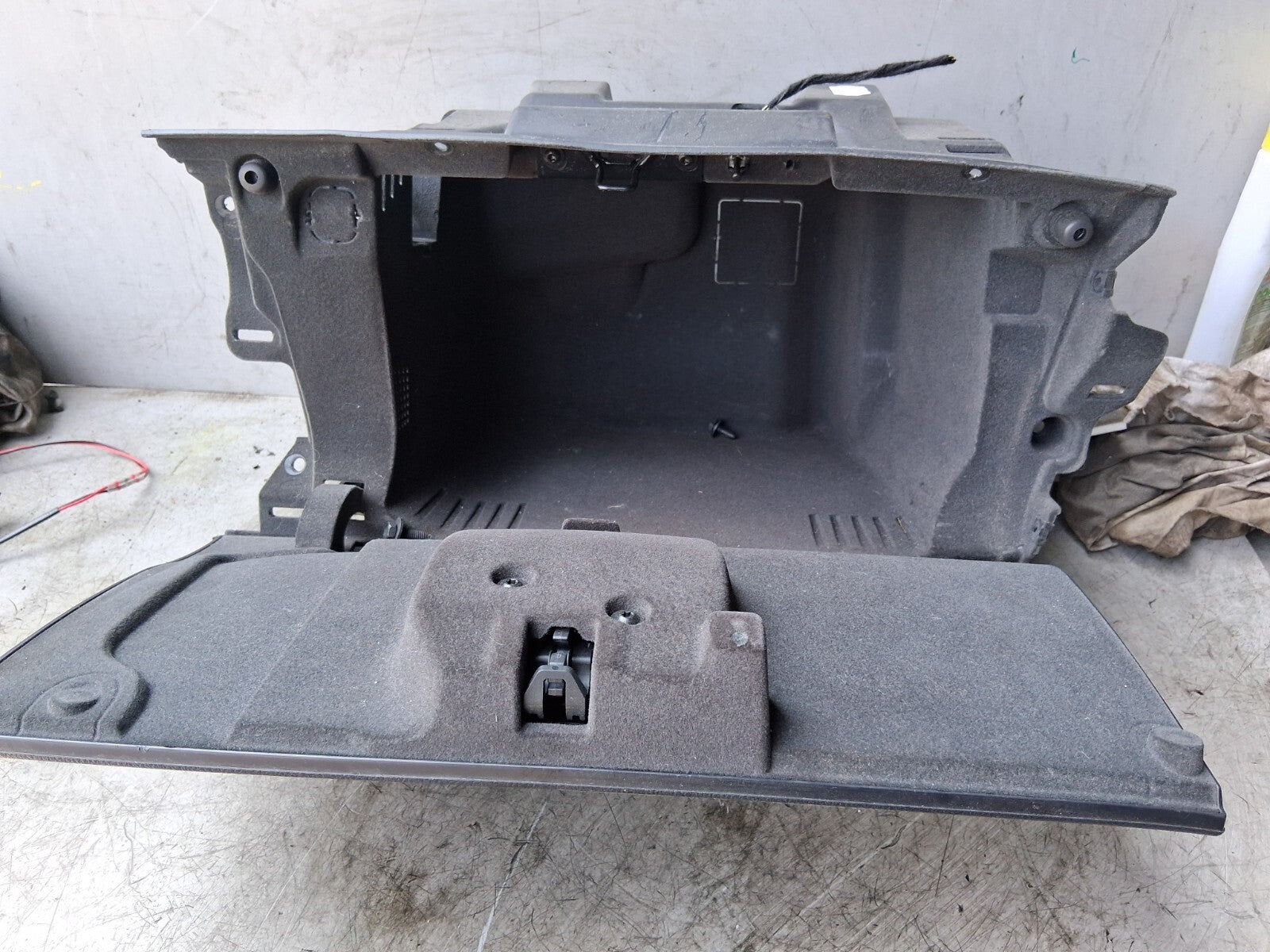 2013 FORD S MAX MK1 GLOVE BOX PASSENGER STORAGE COMPARTMENT 6M21U04406