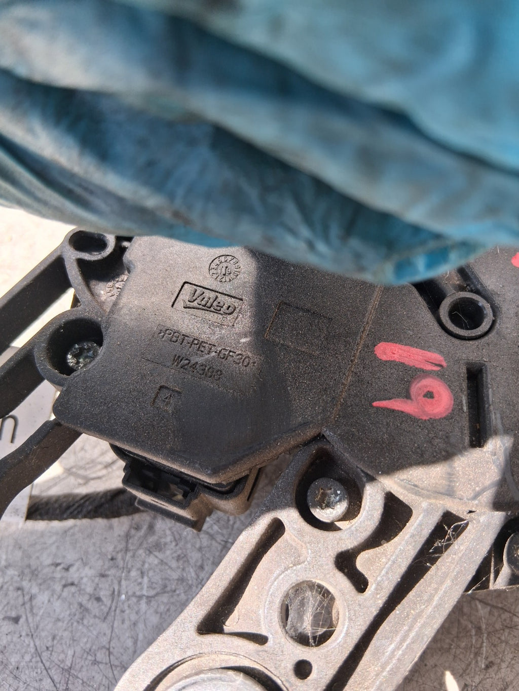 2019 VW VOLKSWAGEN POLO WINDSCREEN WIPER MOTOR W24388