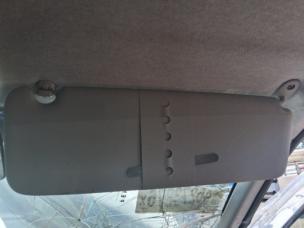2025 RENAULT TRAFIC X82 MK3 OSF DRIVER SIDE FRONT RIGHT SUN VISOR SHADE
