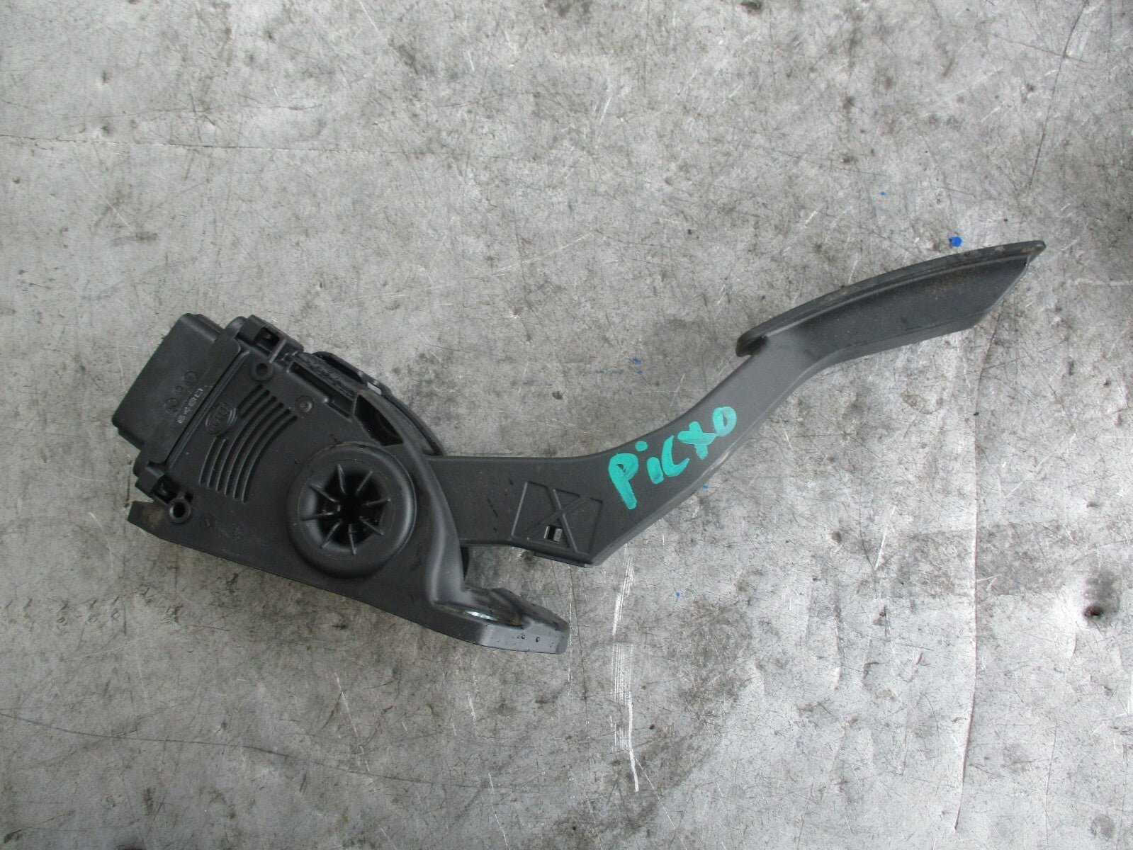 NISSAN PIXO ELECTRIC ACCELERATOR THROTTLE PEDAL 4940068K40