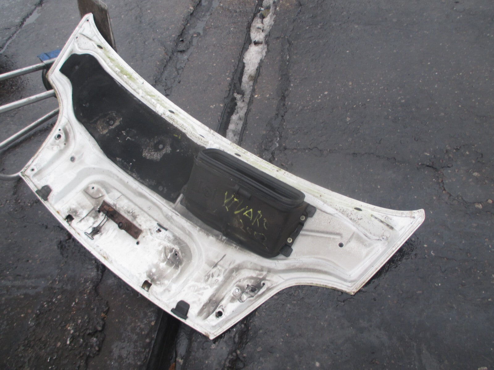 VAUXHALL VIVARO MK1 2002 FRONT BONNET HOOD WHITE