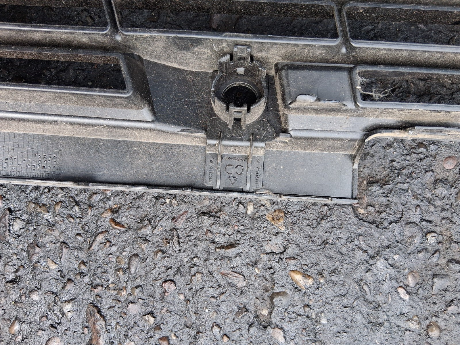 2024 VAUXHALL ASTRA L ESTATE FRONT BUMPER LOWER GRILL WITHOUT SENSOR 9839979680