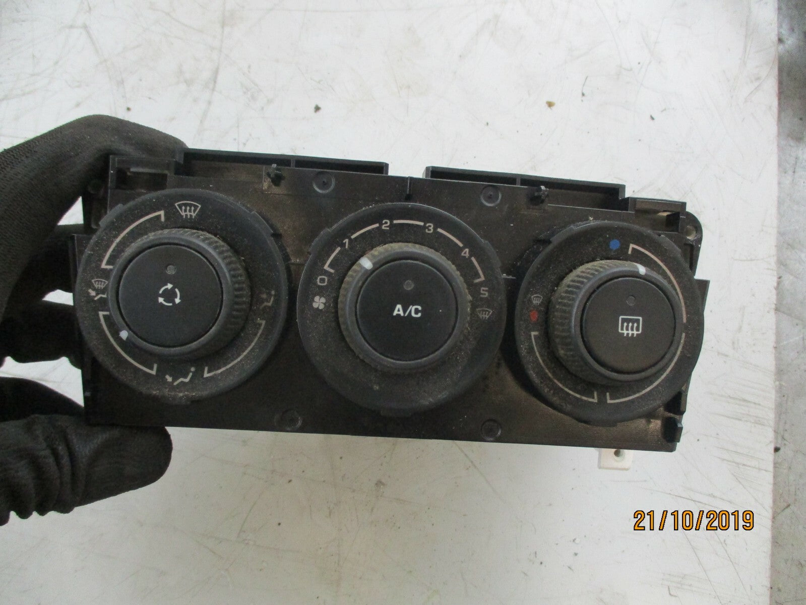 PEUGEOT 308 MK1 HEATER CLIMATE CONTROL AIR CON AC SWITCHES 69940002