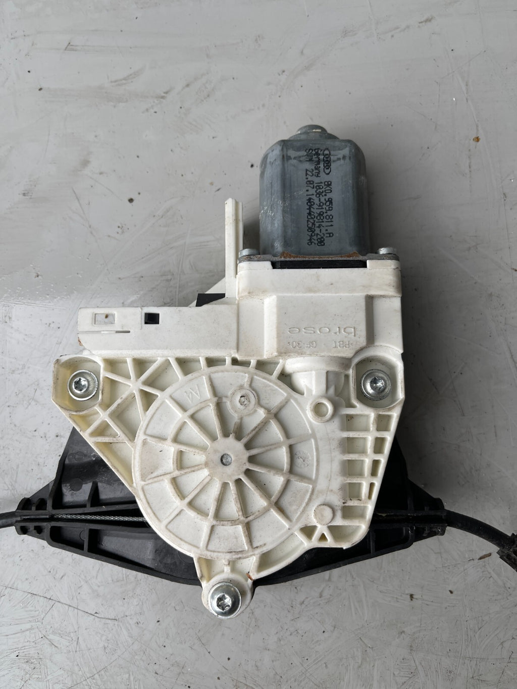 AUDI Q5 PASSENGER SIDE REAR WINDOW MOTOR REGULATOR 8R0839461D