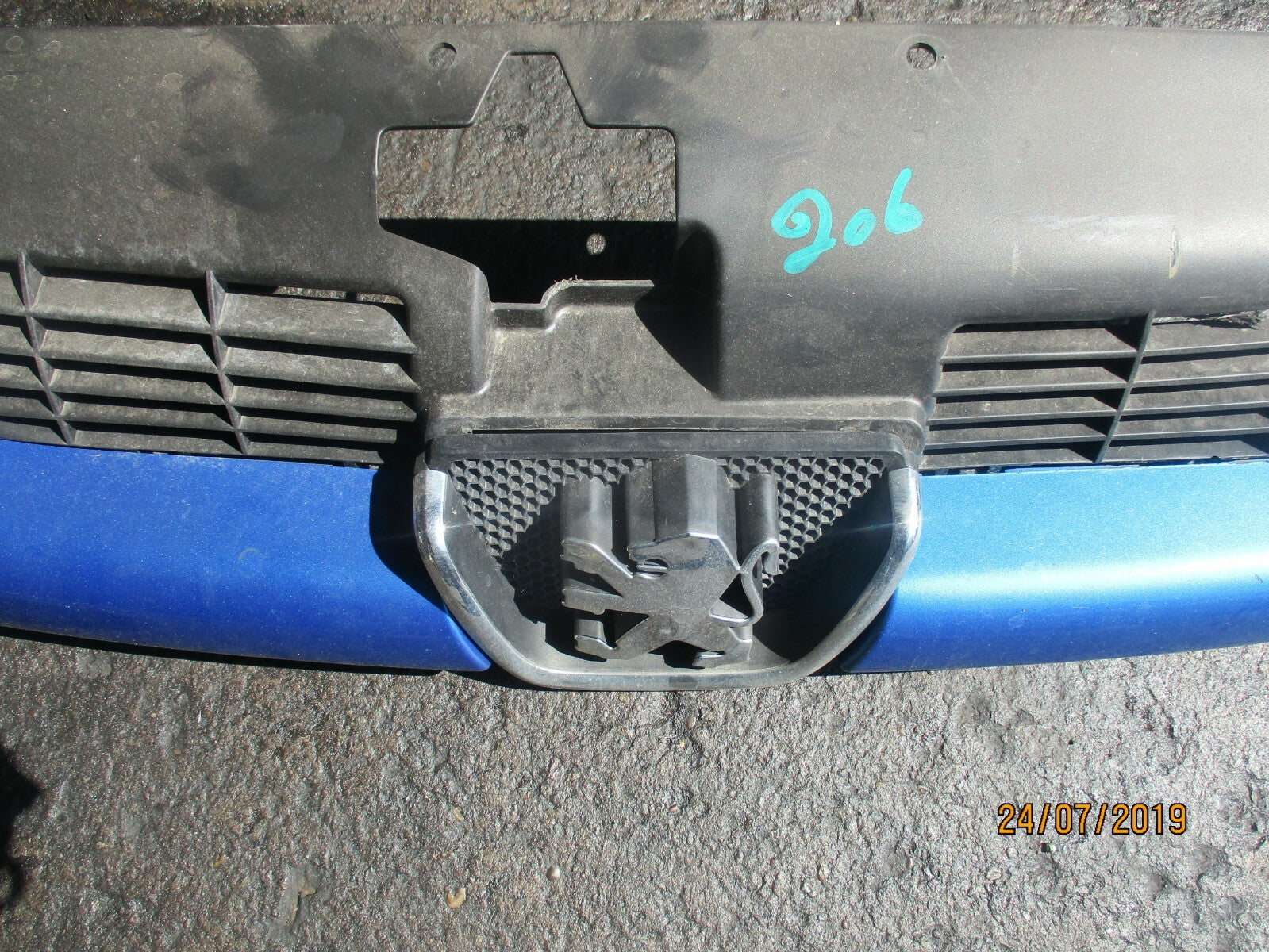 PEUGEOT 206 FRONT BUMPER GRILL & EMBLEM BADGE BLUE 9651791577