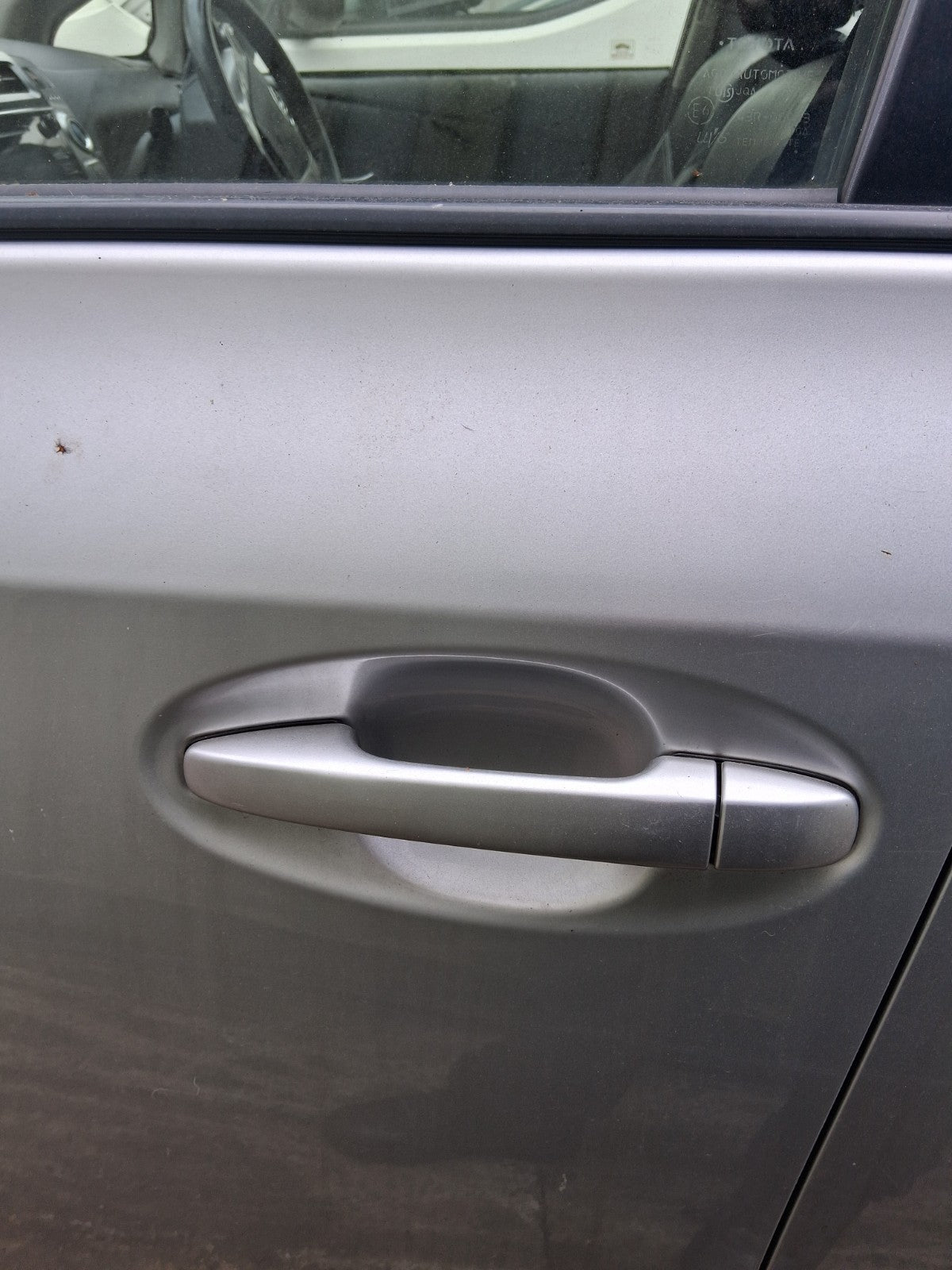 2018 TOYOTA PRIUS V PLUS XW40 NSF PASSENGER SIDE FRONT LEFT EXTERIOR DOOR HANDLE