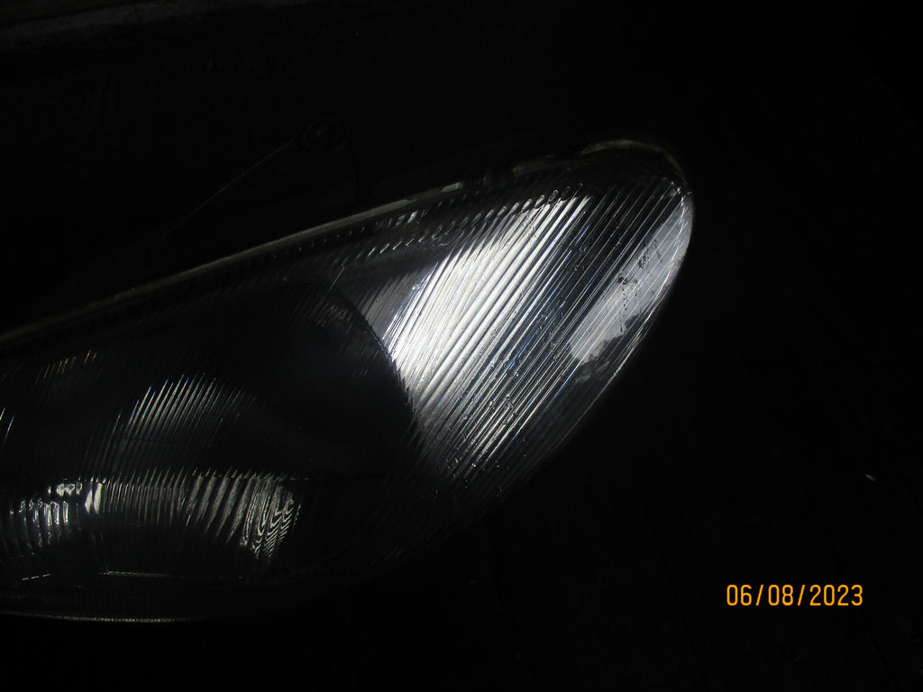 PEUGEOT 206 2002 NS PASSENGER SIDE FRONT HEADLIGHT 9640559780
