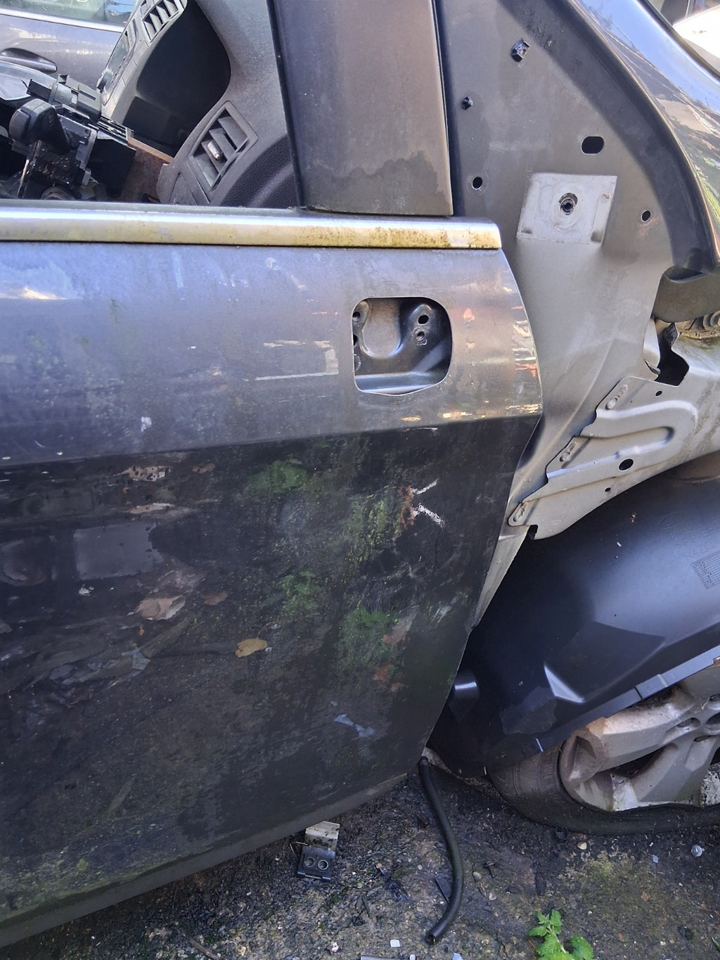 2009 FORD KUGA MK1 OSF DRIVER SIDE FRONT RIGHT COMPLETE DOOR SHELL SEA GREY H8