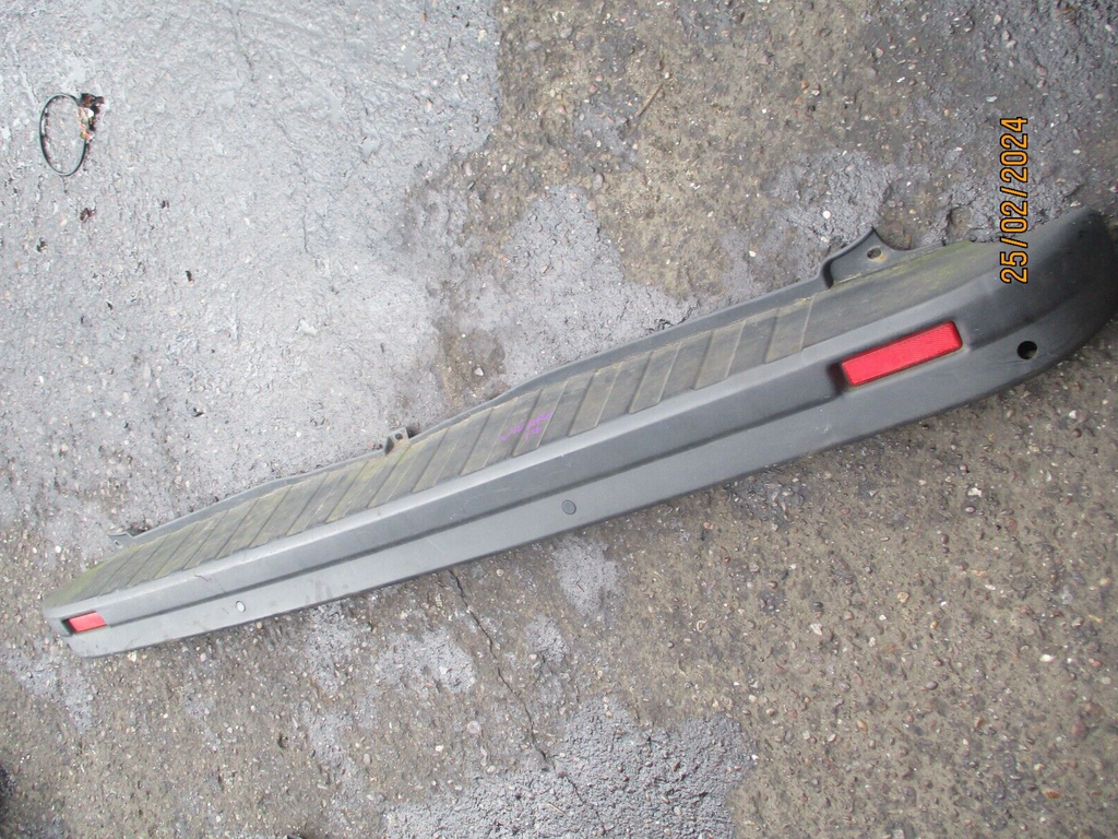 VAUXHALL VIVARO X82 MK2 2017 REAR MIDDLE BUMPER & REFLECTOR WITH SENSORS