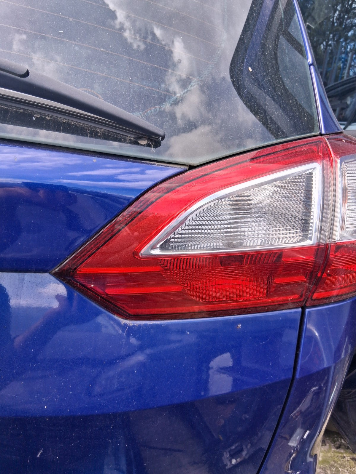 2015 FORD GRAND C MAX MK2 OSR DRIVER SIDE RIGHT REAR INNER TAIL LIGHT
