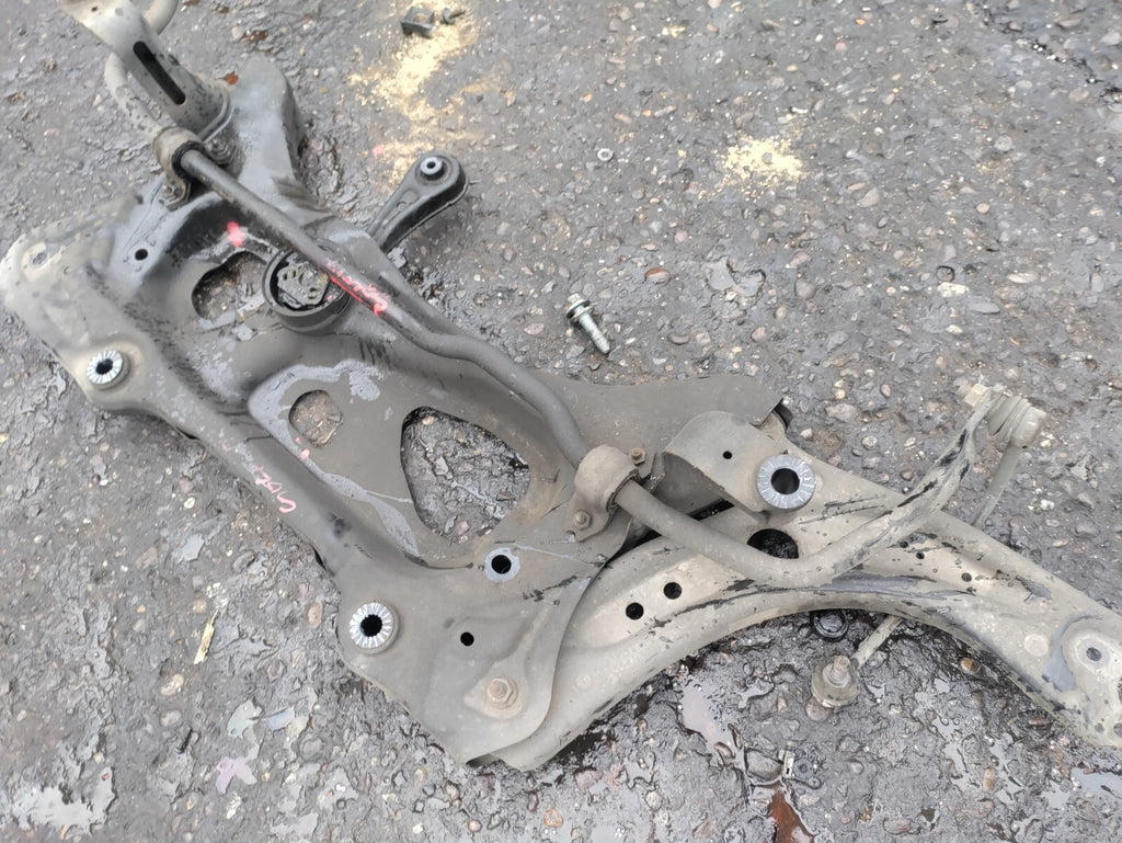 VW VOLKSWAGEN GOLF MK7 1.6 DIESEL 2017 FRONT SUBFRAME ANTI ROLL BAR