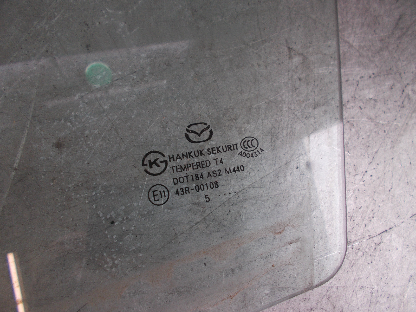 MAZDA 3 BM (MK3) 2016 NSF PASSENGER SIDE FRONT DOOR WINDOW GLASS