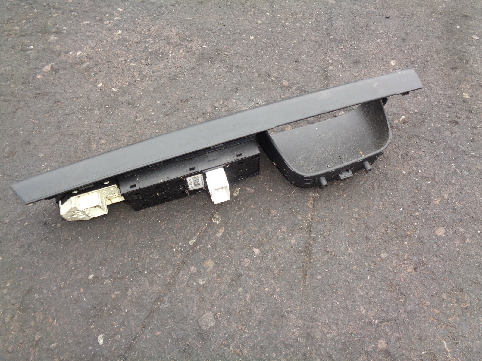 KIA CEED MK1 OSF DRIVER SIDE FRONT DOOR WINDOW SWITCH 935701H120