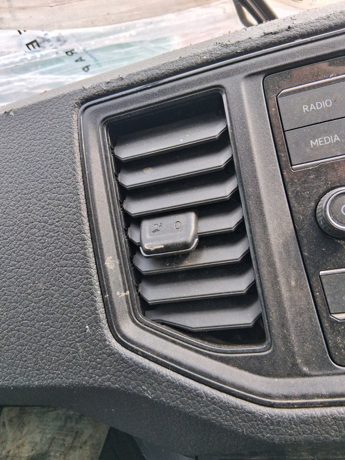 2022 VW VOLKSWAGEN CRAFTER MK2 FRONT DASHBOARD PAIR OF CENTRE AIR VENTS