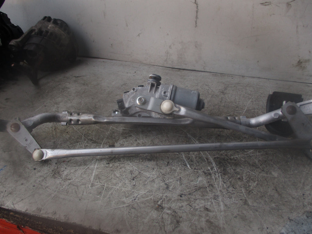 2020 SUZUKI SWIFT MK4 FRONT WIPER MOTOR 3811052R10