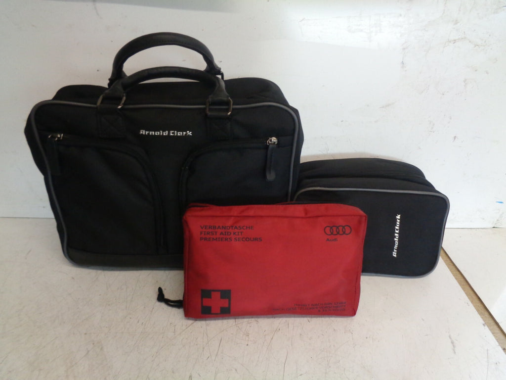 AUDI A1 SPORT 8X 2015 BAG CLEANING KIT AND FIRST AID KIT